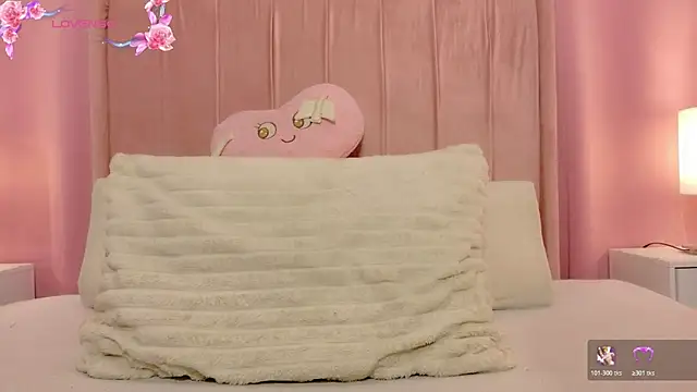 MoollyLove online show from 04/07/26, 12:16