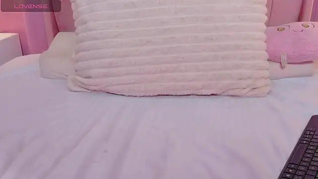 MoollyLove online show from 04/15/26, 12:23