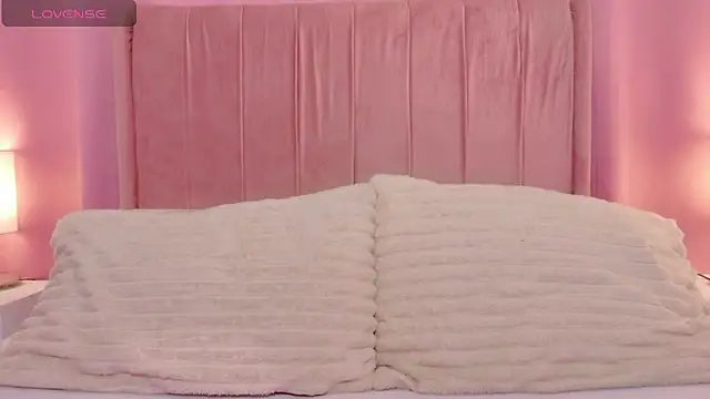 MoollyLove online show from 04/17/26, 12:08