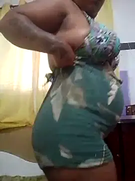 Snapshot of kimberlly25 chatting on 03/31/26, 04:29 kimberlly25 online show from 03/31/26, 04:29