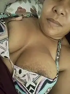 Snapshot of kimberlly25 chatting on 04/02/26, 11:41 kimberlly25 online show from 04/02/26, 11:41