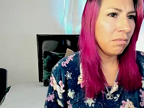 tatianabelli online show from 04/15/26, 07:32