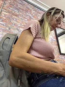 AlanaBrunetteX X online show from 05/29/26, 11:47