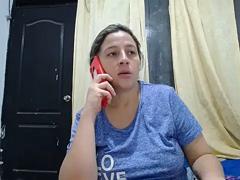 allison maxtattoo  online show from 04/15/26, 10:22