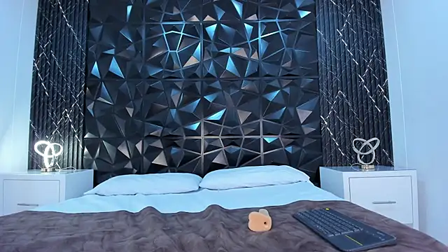 TifannySommers online show from 04/08/26, 08:53