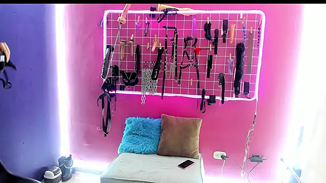 Mistress aurora bdsm online show from 04/16/26, 07:25