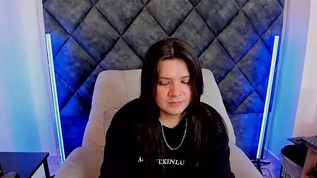 Snapshot of MatthewDavis_ chatting on 04/12/26, 11:48 MatthewDavis online show from 04/12/26, 11:48