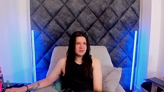 Snapshot of MatthewDavis_ chatting on 04/14/26, 11:27 MatthewDavis online show from 04/14/26, 11:27