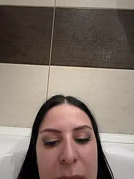 EvaSmeet online show from 04/15/26, 07:58