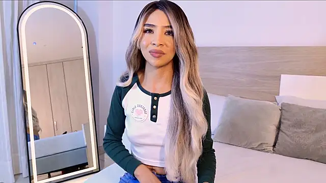 Snapshot of Sandy_Becker chatting on 04/03/26, 11:30 Sandy Becker online show from 04/03/26, 11:30