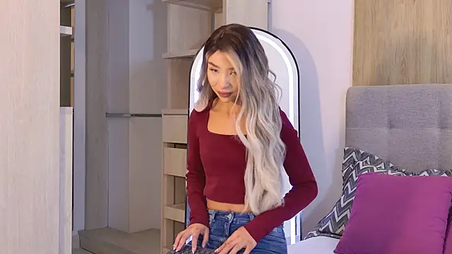 Snapshot of Sandy_Becker chatting on 04/04/26, 11:29 Sandy Becker online show from 04/04/26, 11:29