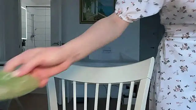 Snapshot of Amy_Bronson chatting on 04/10/26, 12:21 Amy Bronson online show from 04/10/26, 12:21