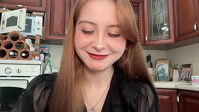 Snapshot of Amy_Bronson chatting on 04/16/26, 11:33 Amy Bronson online show from 04/16/26, 11:33