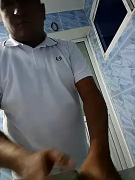 luis20212 online show from 04/13/26, 08:42