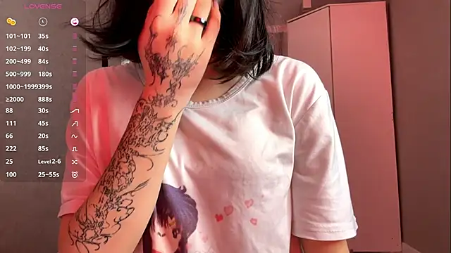 Snapshot of AmeliaMiotii chatting on 04/15/26, 11:17 AmeliaMiotii online show from 04/15/26, 11:17