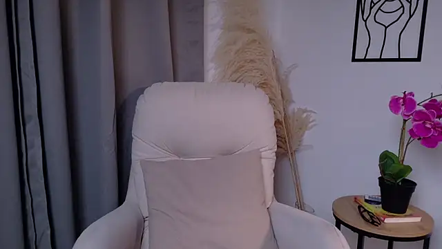 LiaFox  online show from 04/09/26, 03:06