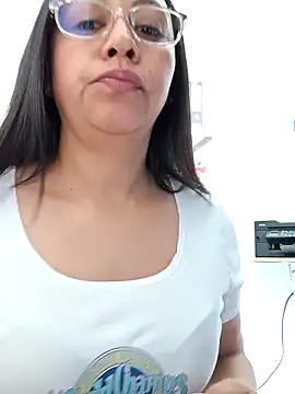 Snapshot of Violeta--7 chatting on 04/09/26, 01:38 Violeta--7 online show from 04/09/26, 01:38