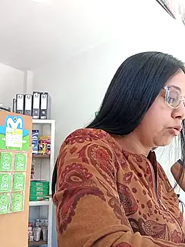 Snapshot of Violeta--7 chatting on 04/11/26, 01:48 Violeta--7 online show from 04/11/26, 01:48