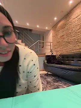 juliacosta online show from 05/20/26, 01:01