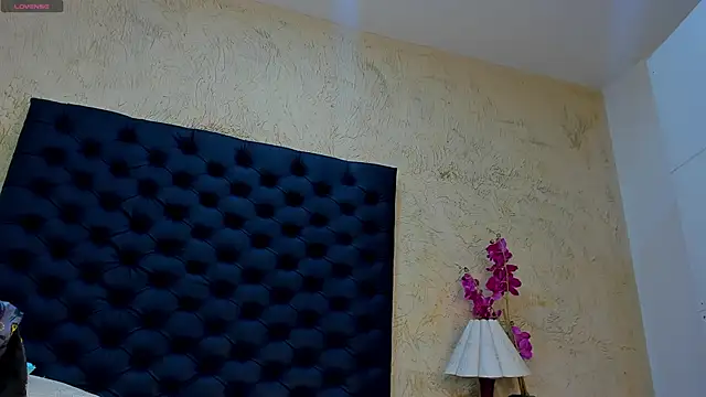 MaicolSmiith  online show from 04/21/26, 06:23