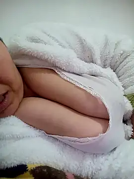 Snapshot of _KapiiTana_ chatting on 04/11/26, 02:27 KapiiTana online show from 04/11/26, 02:27