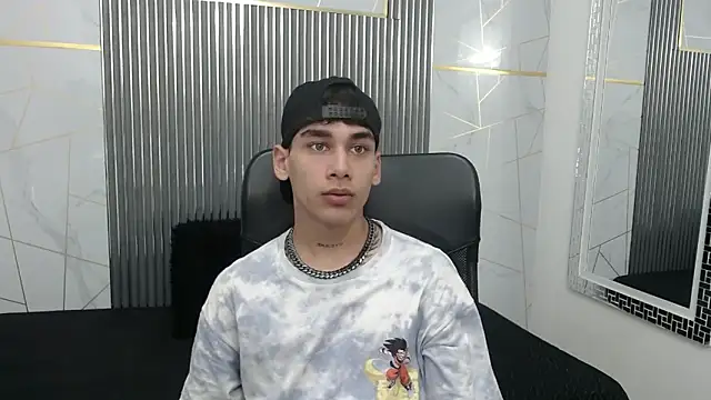 Kitsune 44 online show from 04/15/26, 07:10