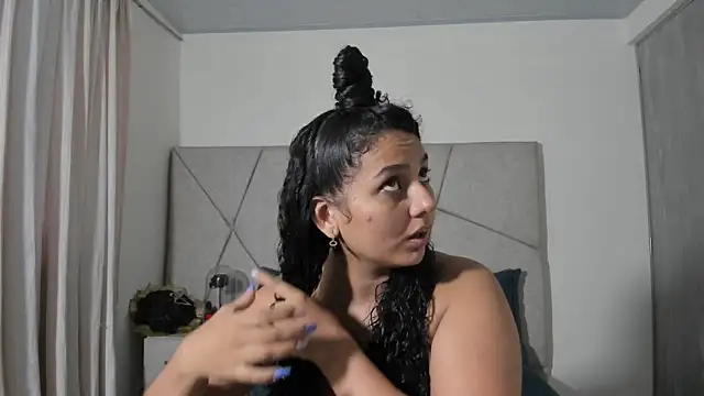 Snapshot of VeraBellucci chatting on 04/15/26, 11:28 VeraBellucci online show from 04/15/26, 11:28