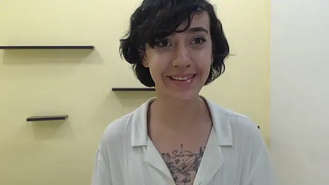 romina white18 online show from 04/10/26, 08:19