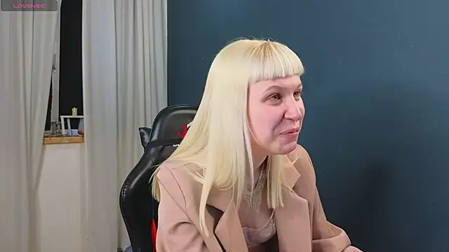 Snapshot of call_me_heaven chatting on 04/04/26, 03:31 call me heaven online show from 04/04/26, 03:31