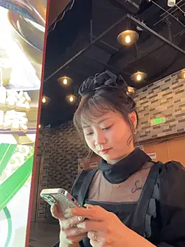 Snapshot of Huihui_518 chatting on 04/09/26, 06:19 Huihui 518 online show from 04/09/26, 06:19