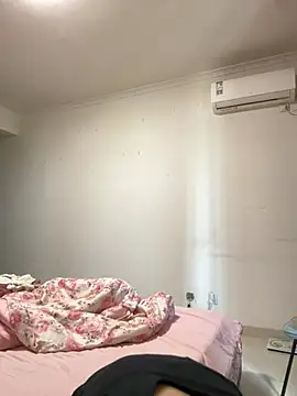 Snapshot of Huihui_518 chatting on 04/15/26, 07:37 Huihui 518 online show from 04/15/26, 07:37