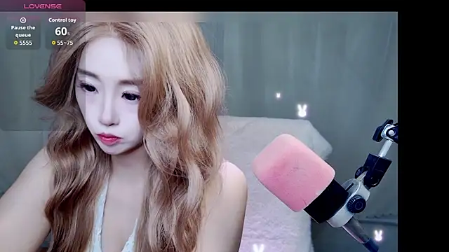 Cuviee online show from 04/12/26, 06:02