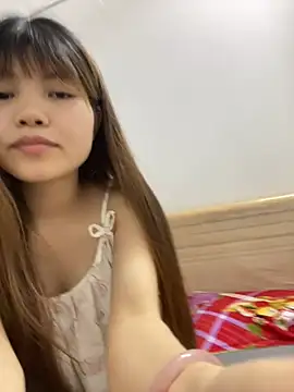 Snapshot of -Vaci- chatting on 04/15/26, 02:13 -Vaci- online show from 04/15/26, 02:13