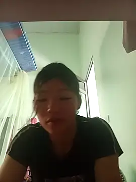 Snapshot of -Quyny- chatting on 04/08/26, 07:52 -Quyny- online show from 04/08/26, 07:52