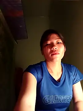 Snapshot of -Quyny- chatting on 04/14/26, 07:31 -Quyny- online show from 04/14/26, 07:31