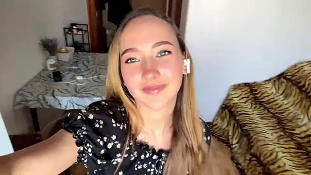 Liesenaniles online show from 04/01/26, 06:14