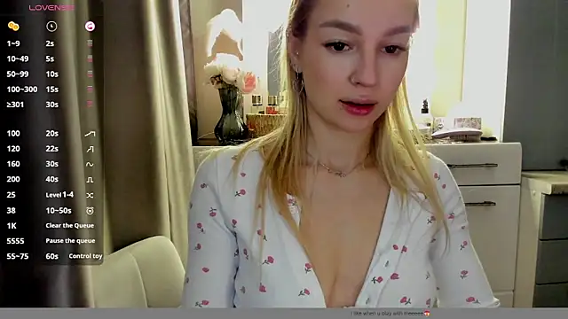 Snapshot of MelodyIllves chatting on 04/04/26, 04:44 MelodyIllves online show from 04/04/26, 04:44