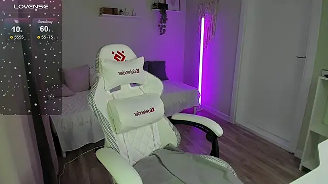 AnnaOddy online show from 04/17/26, 08:50