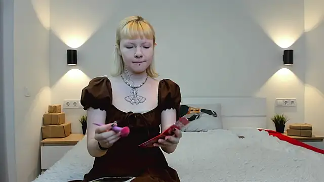 EIanorPuglia online show from 04/08/26, 04:56