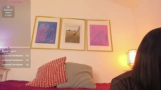 Snapshot of Aria_rouse chatting on 04/14/26, 12:00 Aria rouse online show from 04/14/26, 12:00