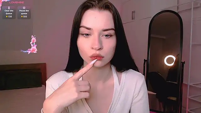 Tina Charm online show from 06/07/26, 06:22