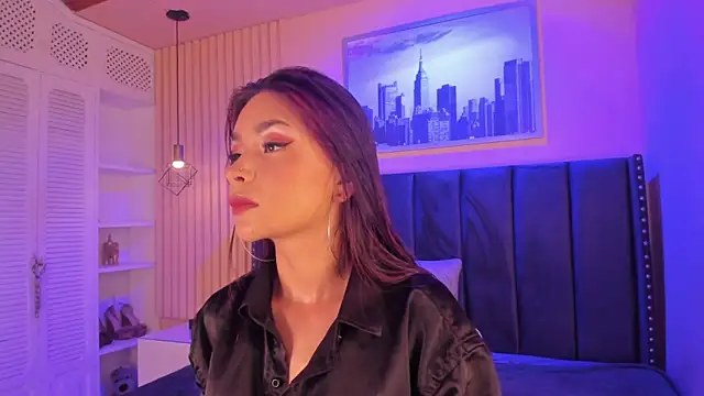 izumi mei online show from 04/15/26, 12:01