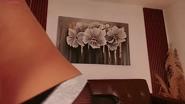 Hilaryebony  online show from 07/09/26, 08:02