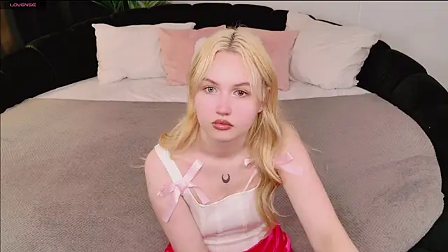 Lilly Eyes online show from 05/30/26, 02:25