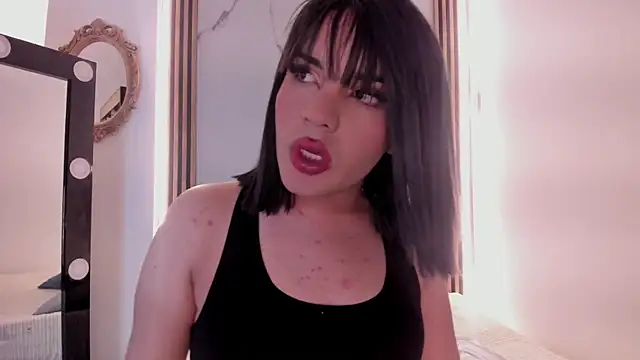 Snapshot of GlossyBratz chatting on 04/15/26, 08:09 GlossyBratz online show from 04/15/26, 08:09