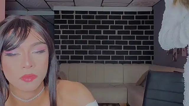 Miss sunshinee online show from 04/06/26, 12:19