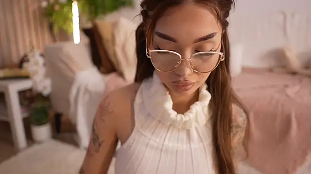 SashaFererra online show from 04/02/26, 05:21