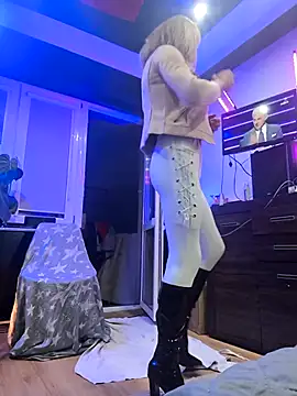 DomMONIKA online show from 04/07/26, 05:57