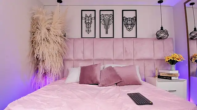 Iam yuls  online show from 04/08/26, 03:17