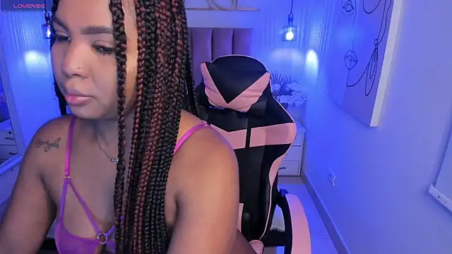 madisoncurt  online show from 06/19/26, 11:47